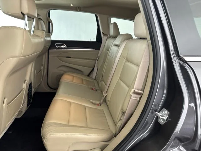 Used 2017 Gray Jeep Limited image 30