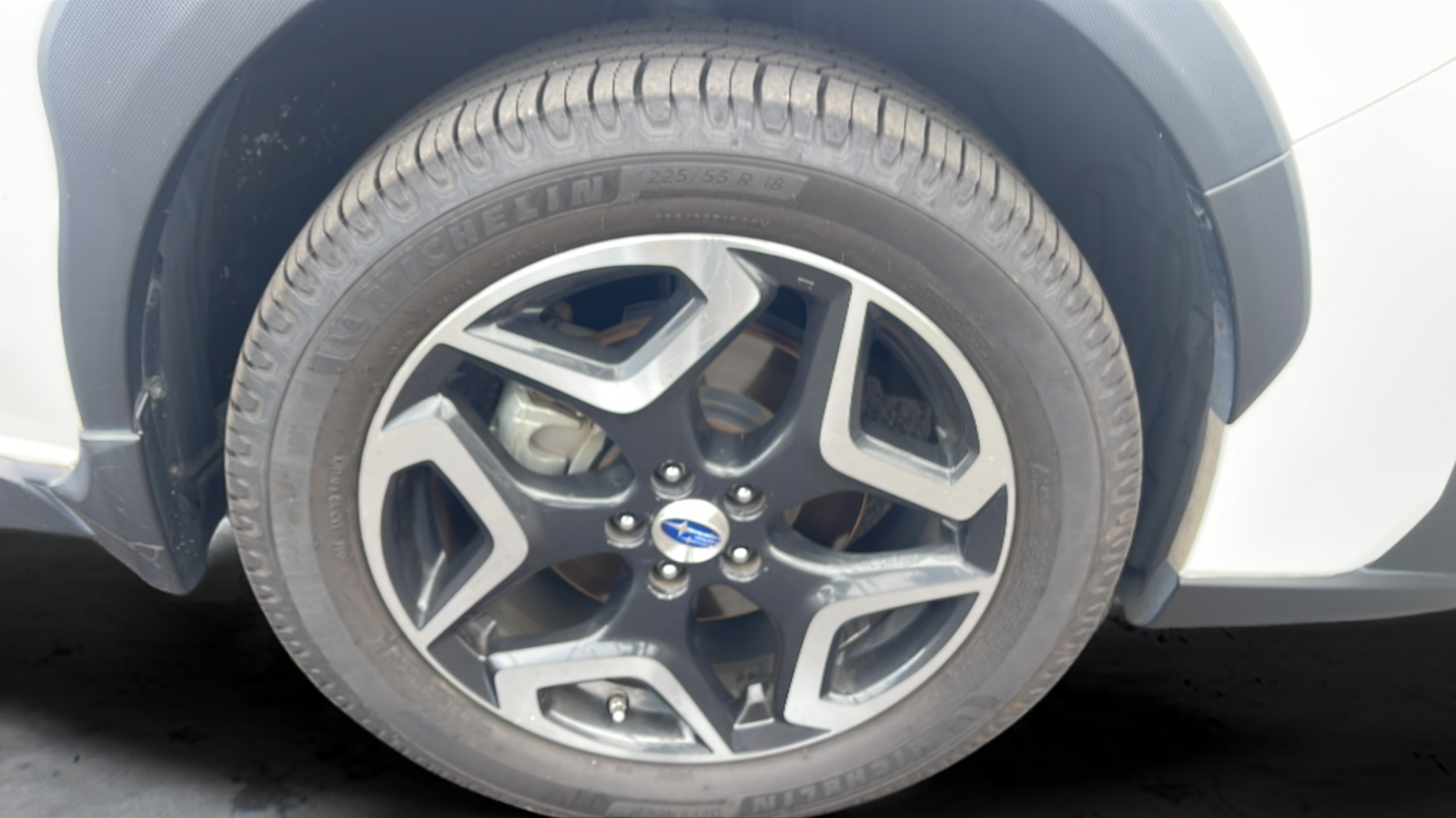 Used 2018 Crystal White Pearl Subaru 2.0i Limited image 21