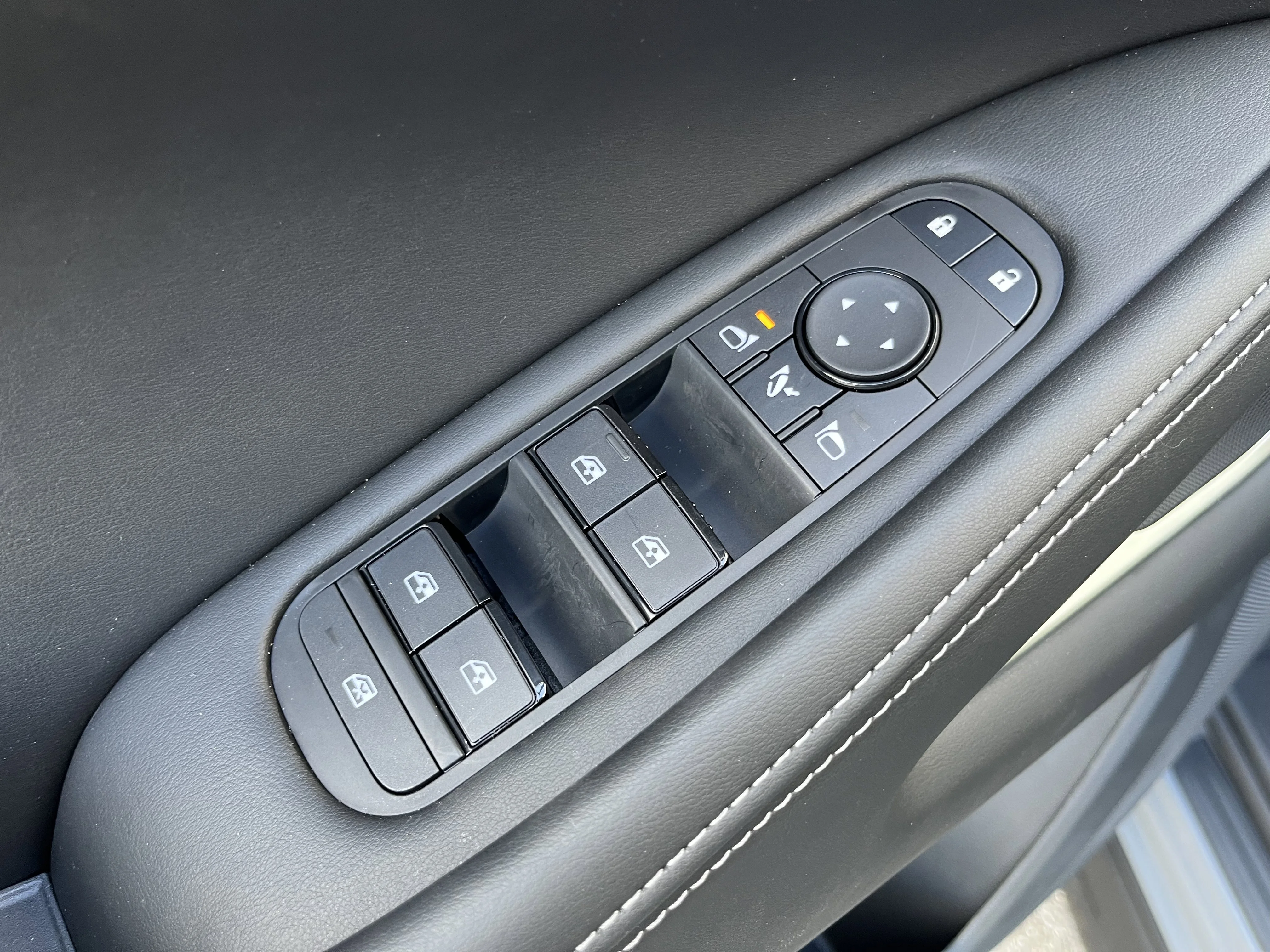 New 2027 Harbor Gray INFINITI LUXE image 12