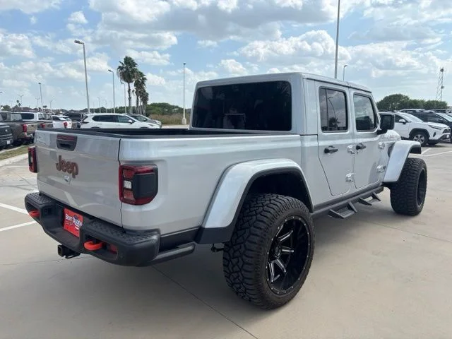 Used 2024 Silver Jeep Mojave image 6