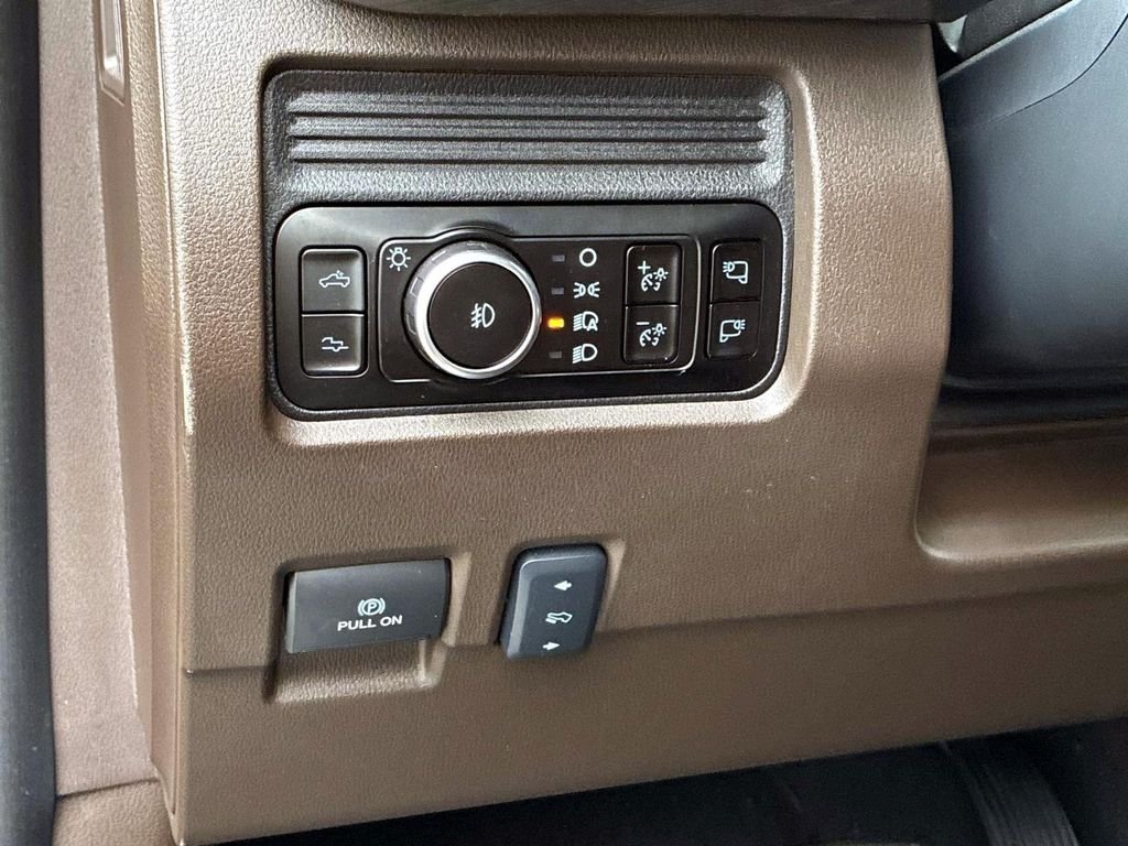 Used 2025 Blue Ford King Ranch image 27