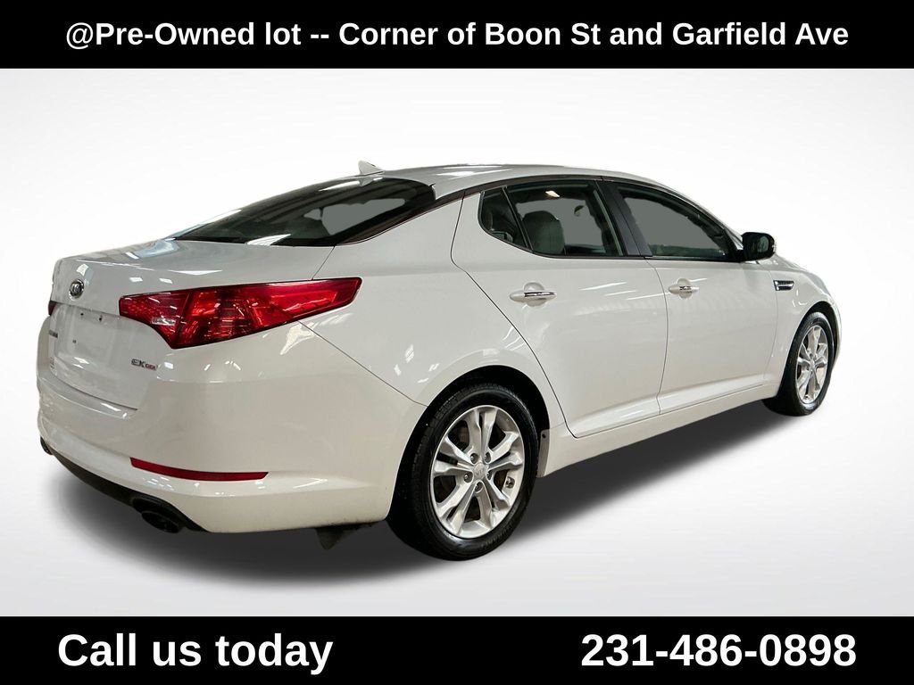 Used 2012 White Kia EX image 5