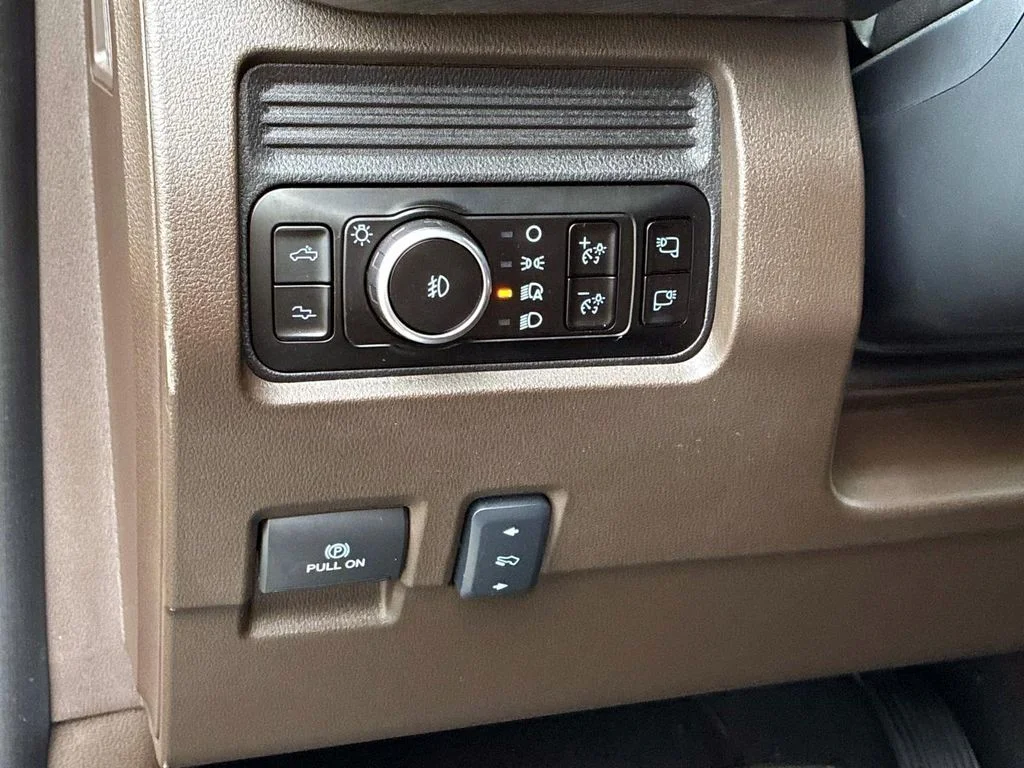 Used 2025 Blue Ford King Ranch image 27