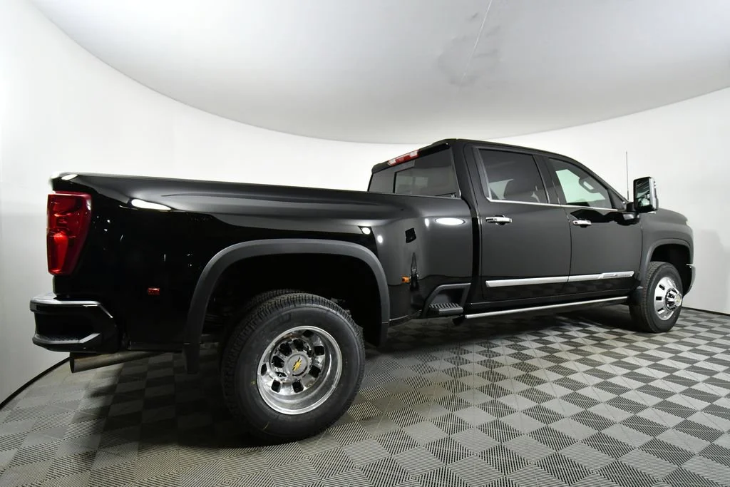 2026 Chevrolet Silverado 3500 HD High Country - Photo 10