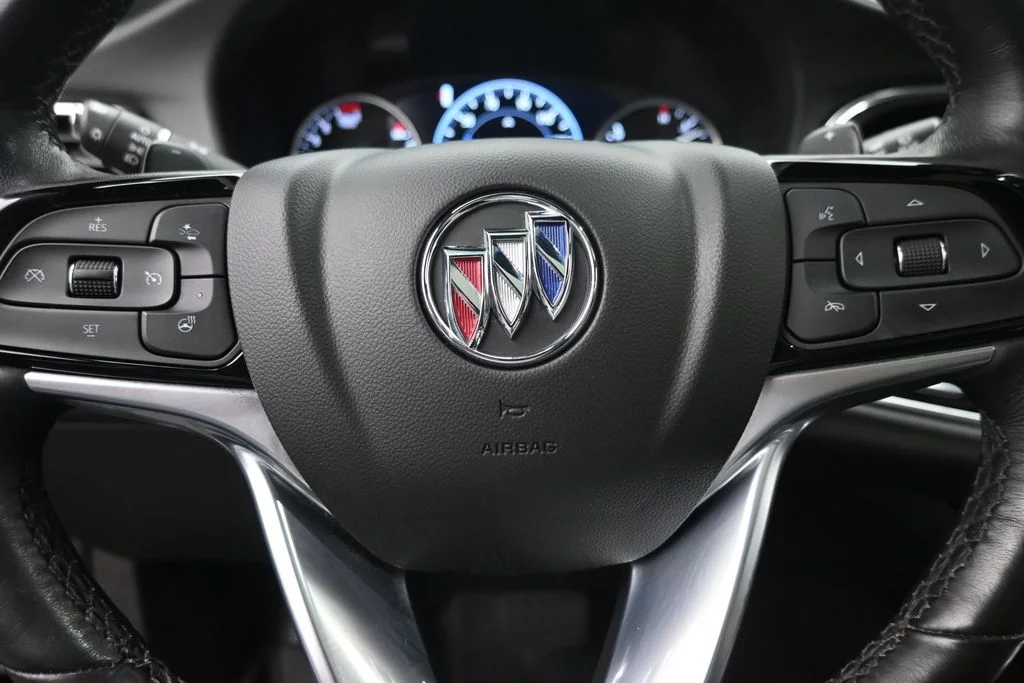 Used 2022 Black Buick Avenir image 19