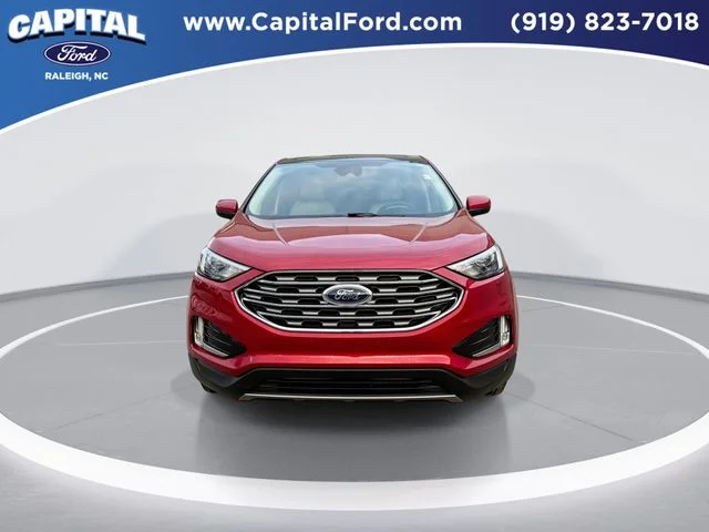 Used 2022 Red Ford SEL image 3