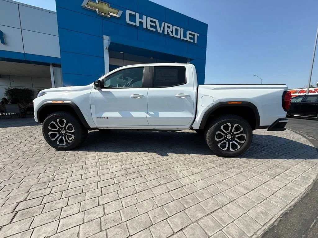 New 2026 Summit White GMC AT4 image 12