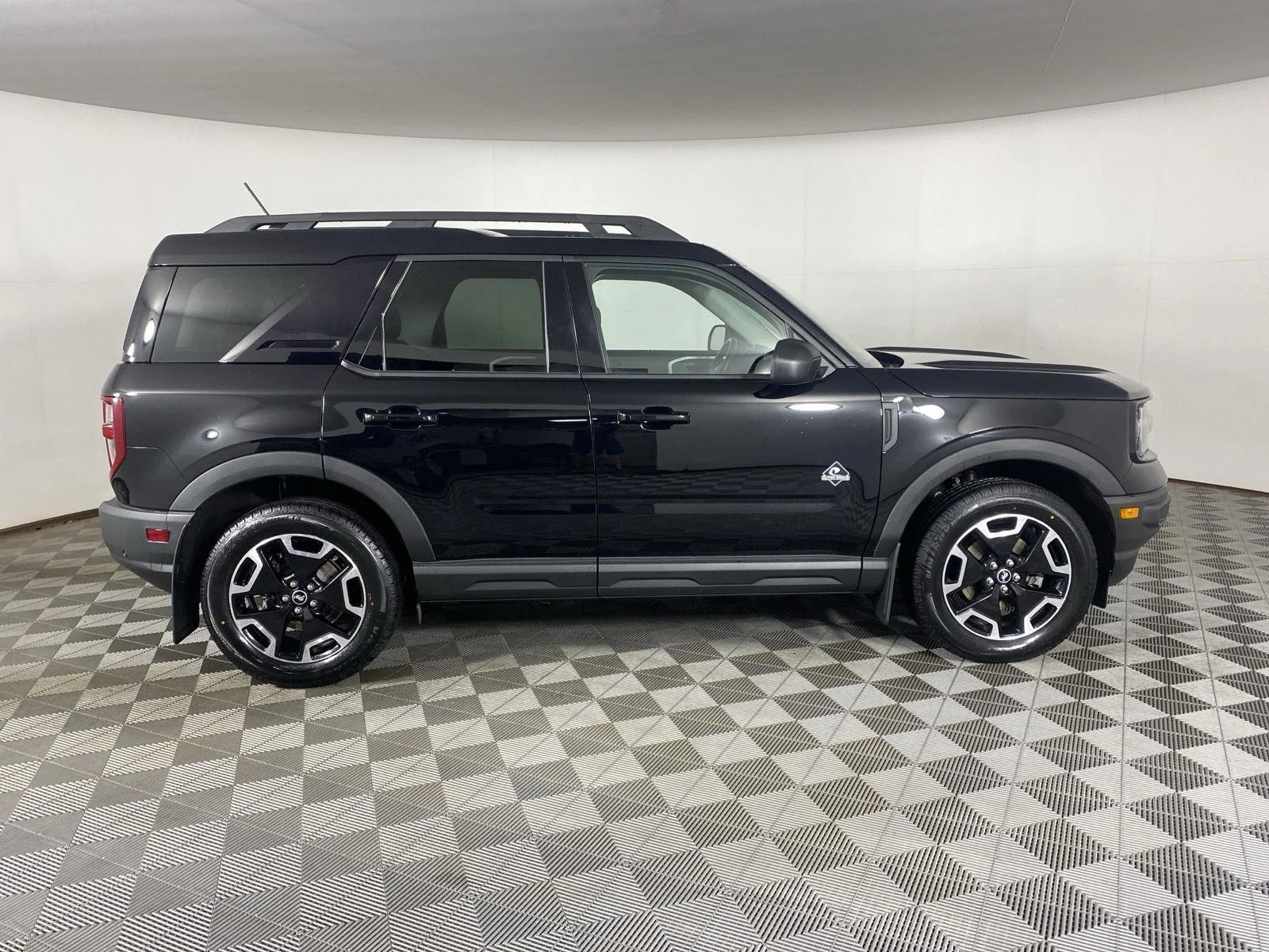 Used 2023 Shadow Black Ford Outer Banks image 11