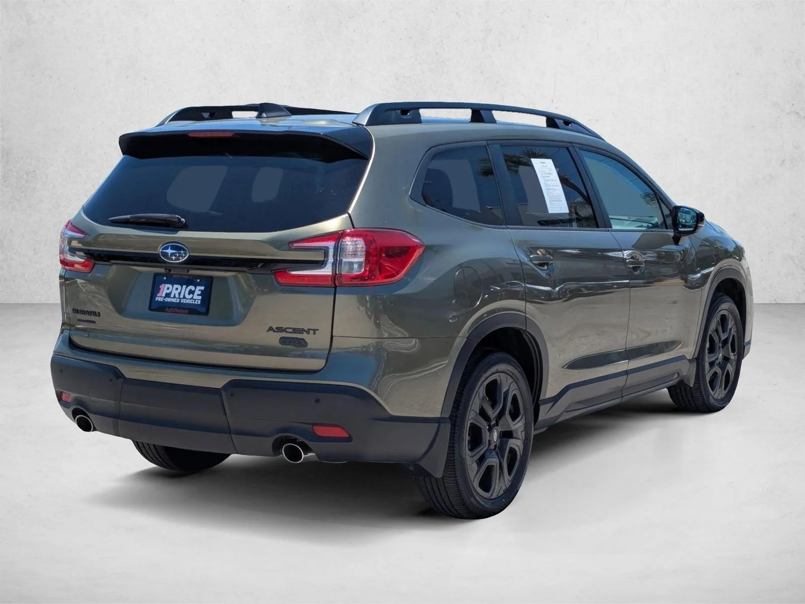 Used 2025 Autumn Green Metallic Subaru Onyx Edition image 5