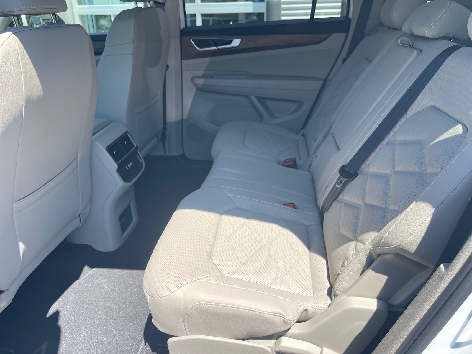 New 2026 Opal White Pearl Volkswagen SE image 11