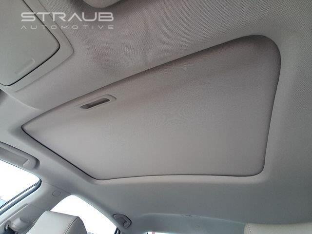 Used 2019 Platinum White Pearl Honda Touring image 34