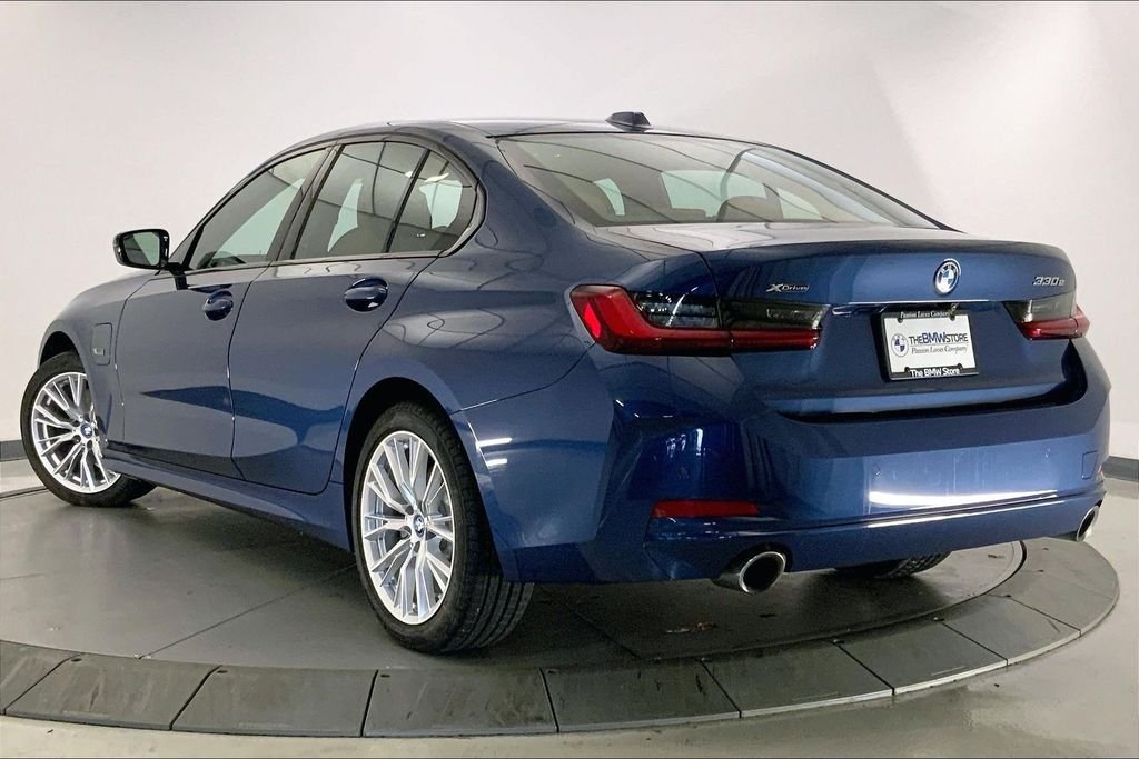 Used 2023 Phytonic Blue Metallic BMW  image 10