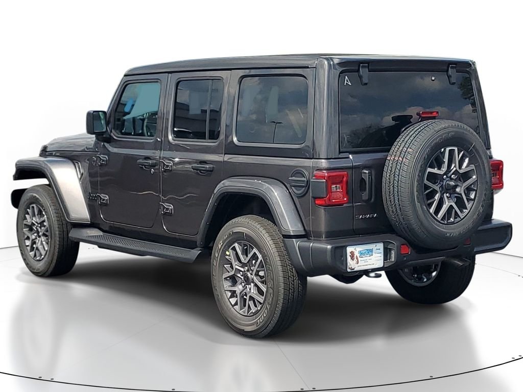 New 2026 Granite Crystal Metallic Clear-Coat Exterior Paint Jeep Sahara image 3