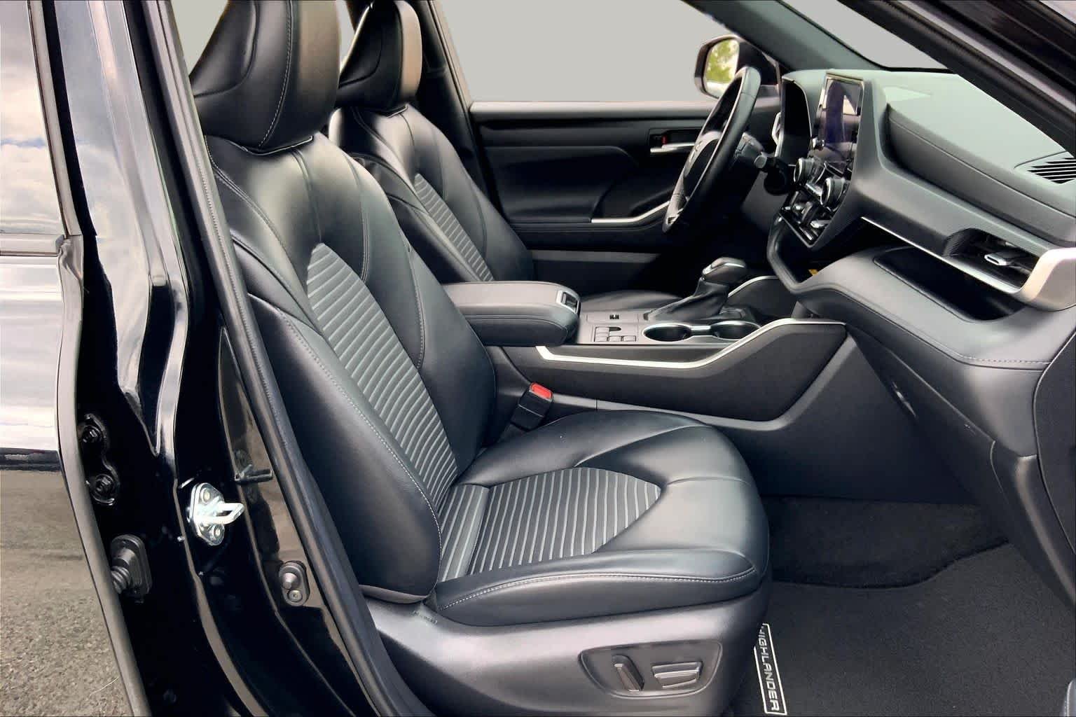 Used 2023 Midnight Black Metallic Toyota XSE image 9