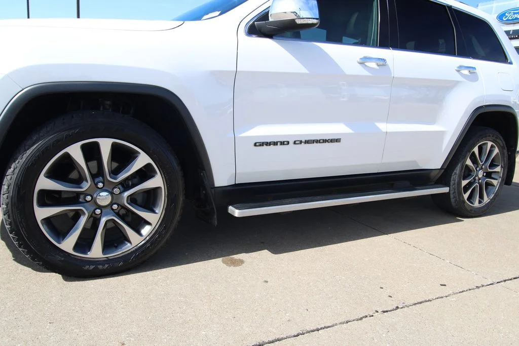 Used 2018 White Jeep Limited image 10