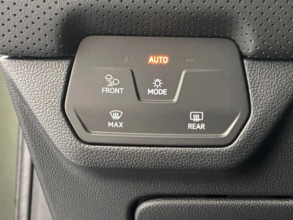 New 2026 Green Volkswagen 2.0T SE w/Technology image 24