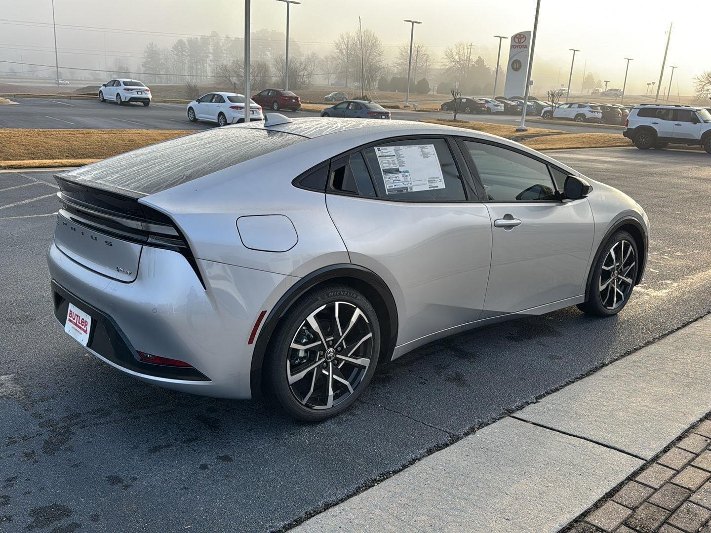 New 2025 Cutting Edge Toyota XSE image 5