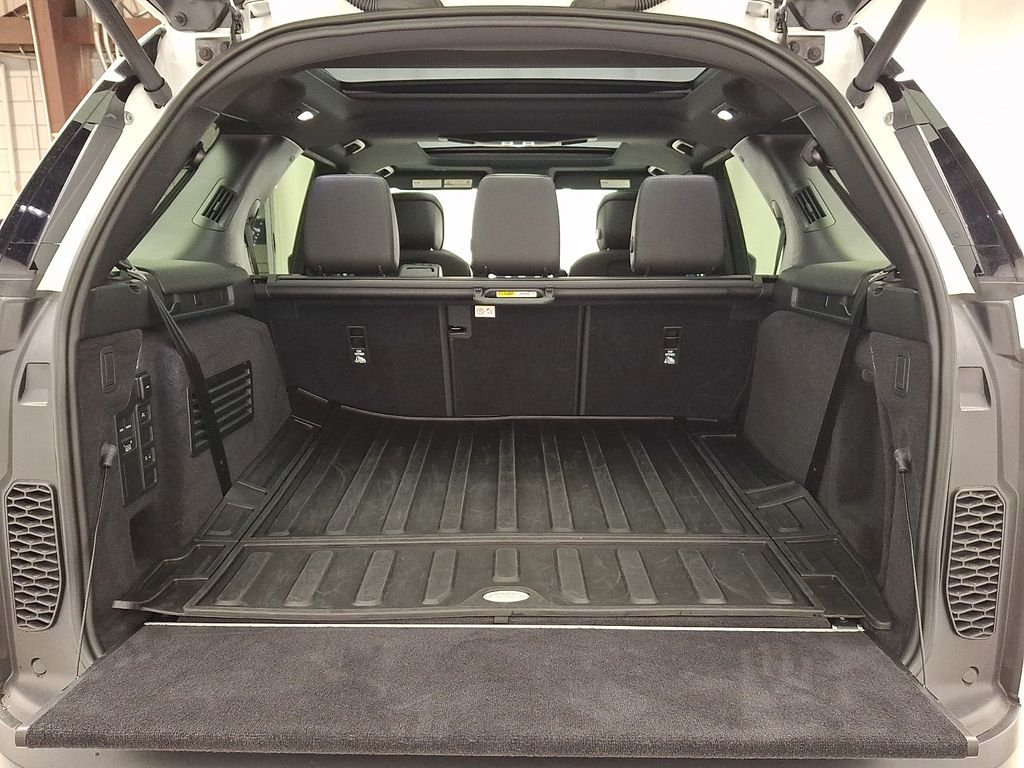 Certified Used 2025 Fuji White Land Rover S image 29