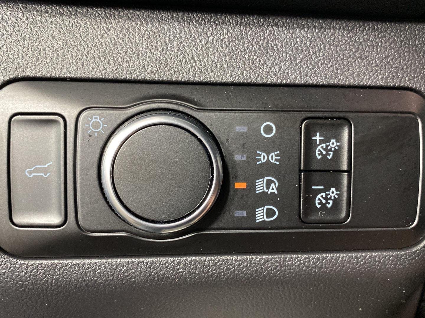 Used 2025 Vapor Blue Ford Active image 12