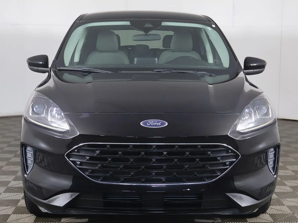 Used 2022 Black Ford SE image 9