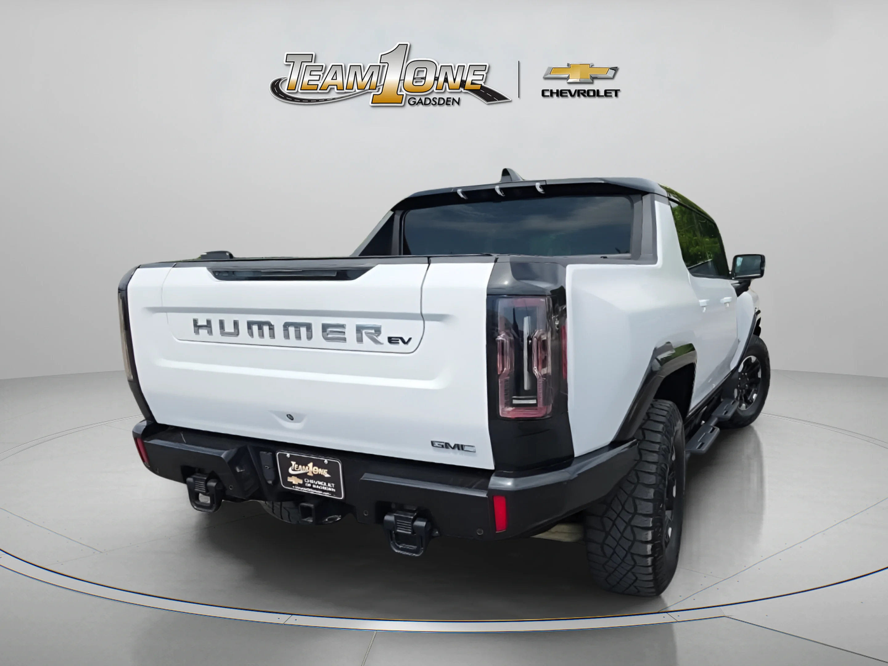 Used 2024 Interstellar White GMC 2X image 8