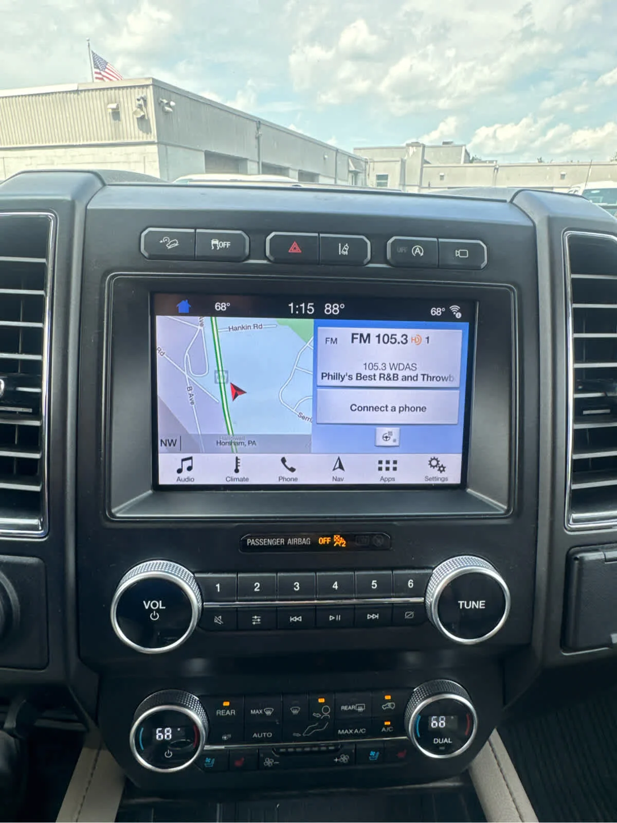 Used 2019 White Platinum Metallic Tri-Coat Ford Limited image 14