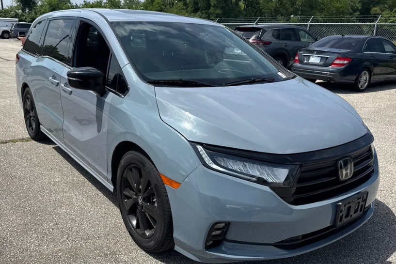 Used 2023  Honda Sport image 1