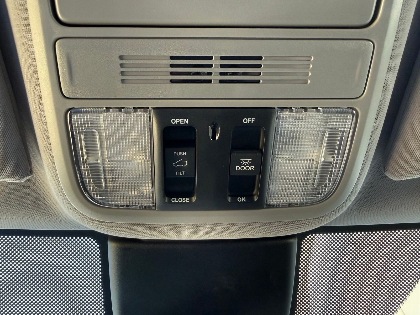 2024 Honda Odyssey EX-L - Photo 20