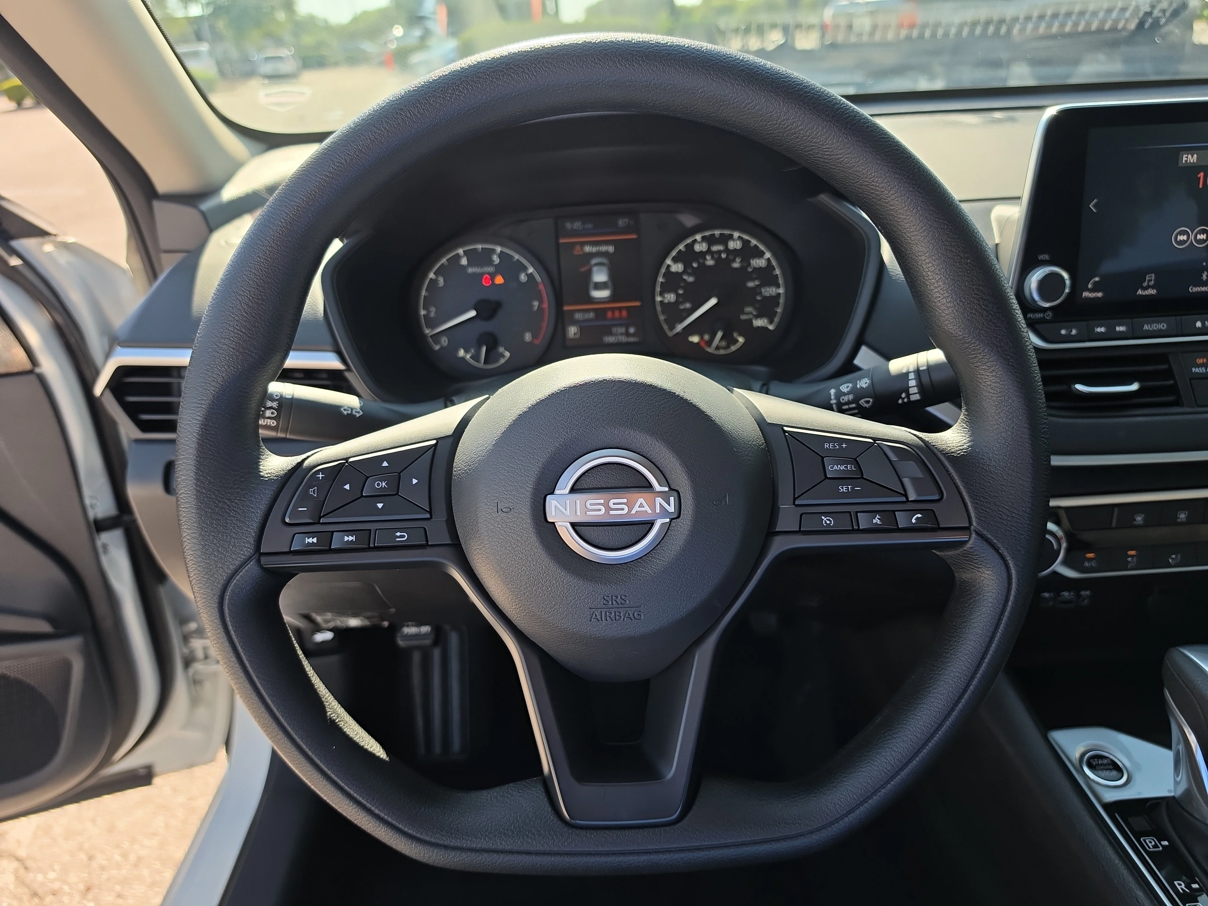 Certified Used 2025 Glacier White Nissan S image 28