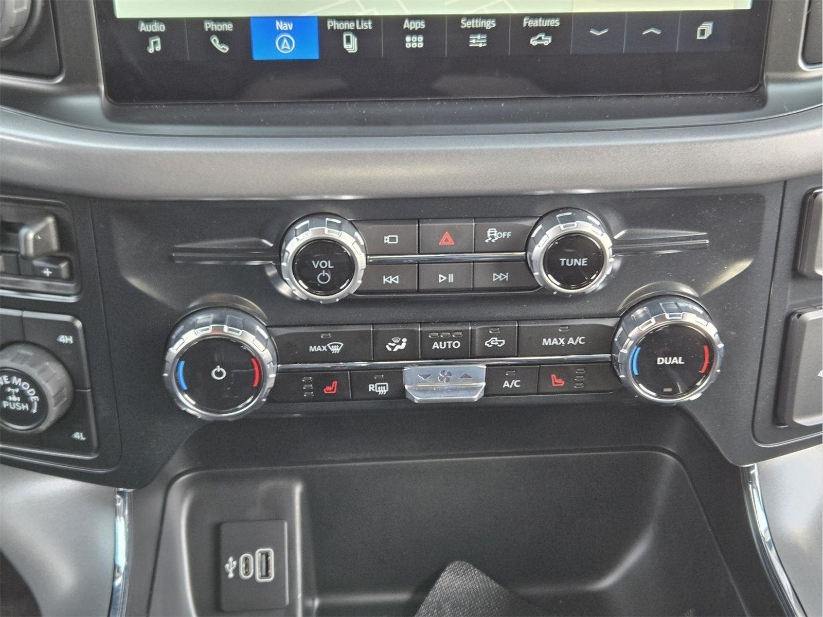 New 2026 Carbonized Gray Metallic Ford XLT image 13