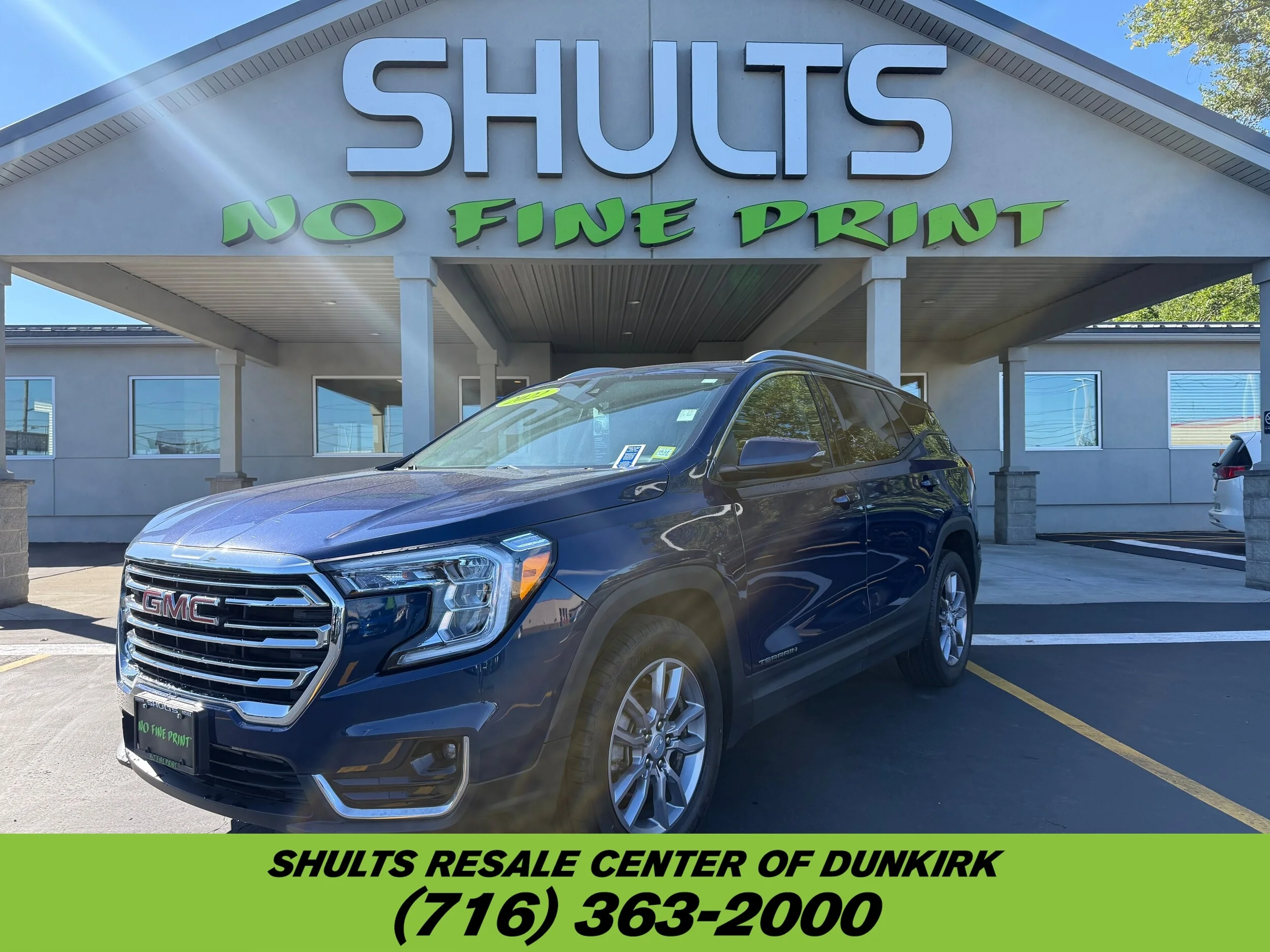 Used 2022 Marine Metallic GMC SLT image 1