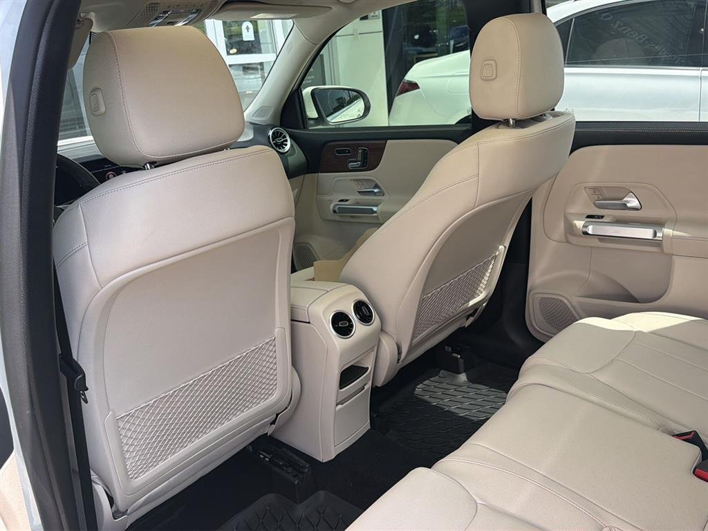 Certified Used 2023 Polar White Mercedes-Benz GLB 250 image 13