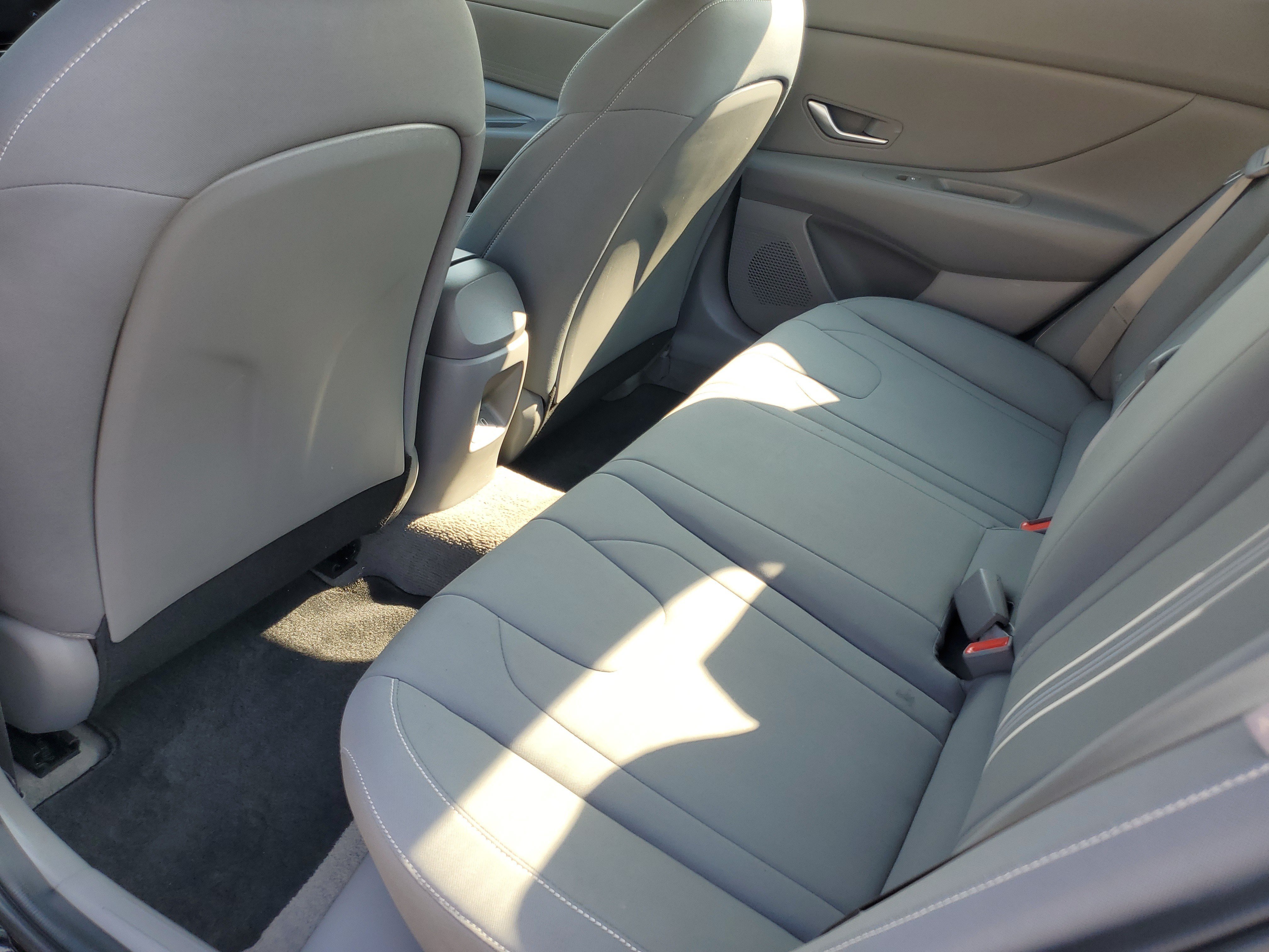 Used 2024 Abyss Black Hyundai SEL image 9