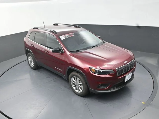 Used 2022 Red Jeep Latitude Lux image 12