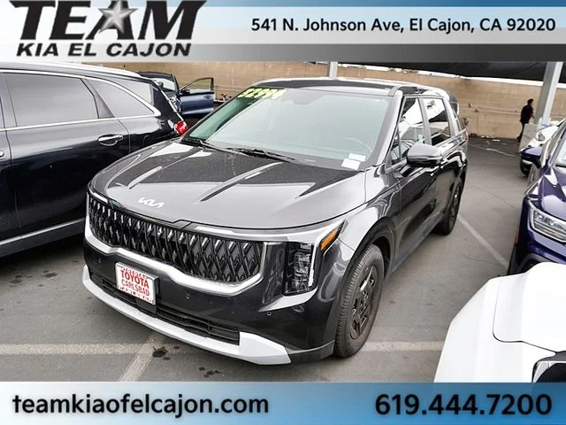 2025 Kia Sedona LXS's photo