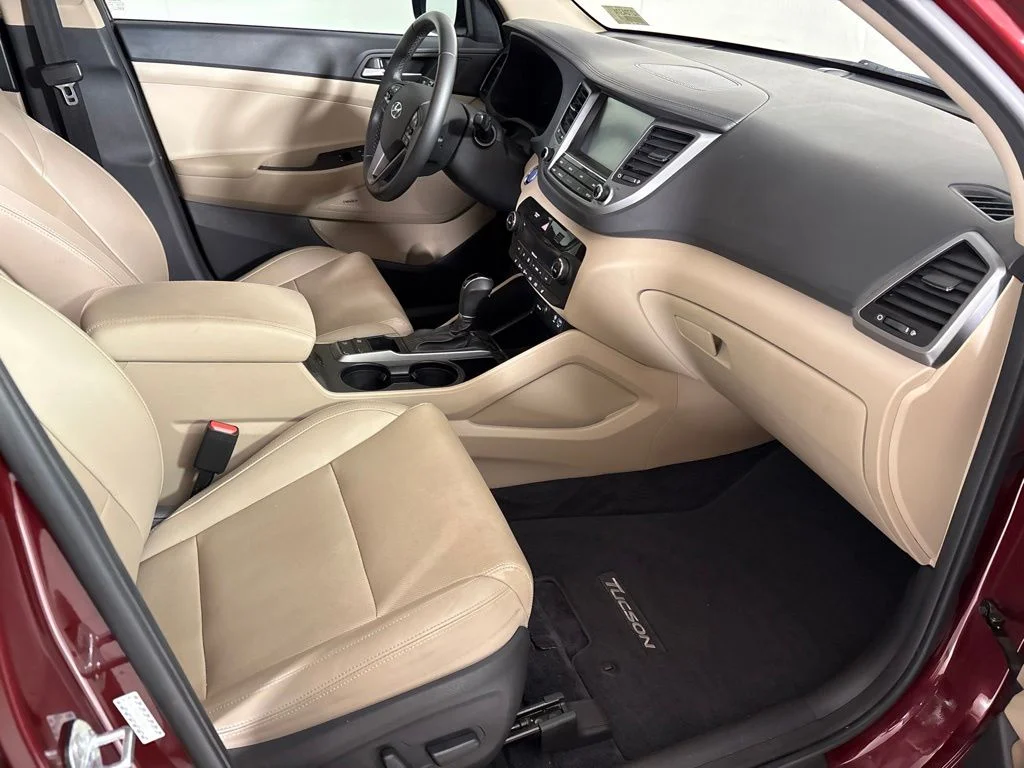 Used 2018 Red Hyundai SEL Plus image 19