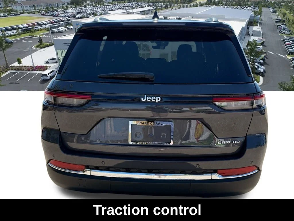 New 2026 Baltic Gray Metallic Clear-Coat Exterior Paint Jeep Laredo image 5