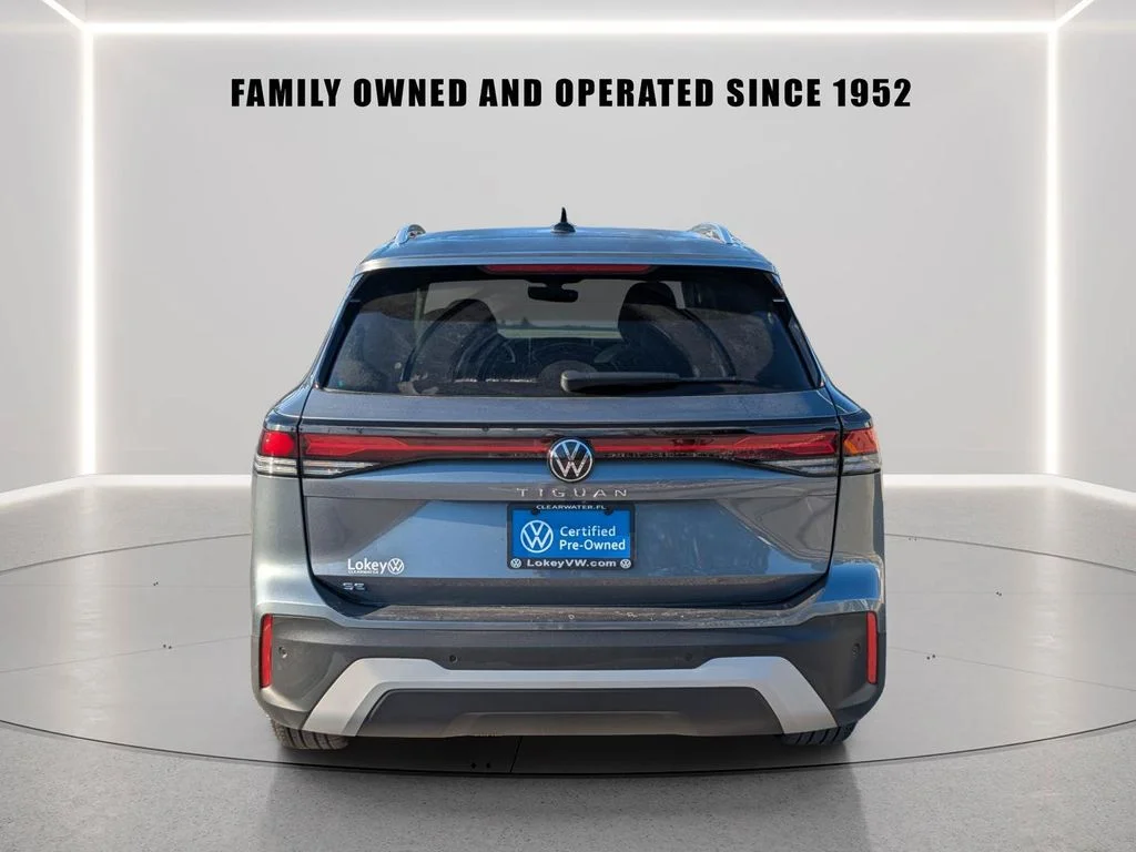 Certified Used 2025 Gray Volkswagen 2.0T SE image 5