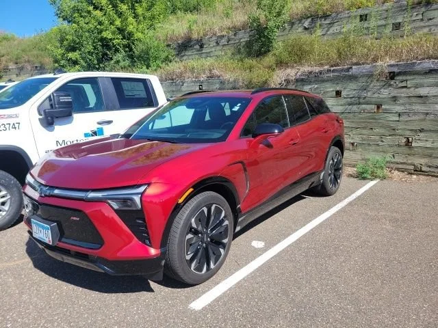 Used 2024 Chevrolet Blazer EV RS with VIN 3GNKDCRJ5RS175450 for sale in Eden Prairie, Minnesota