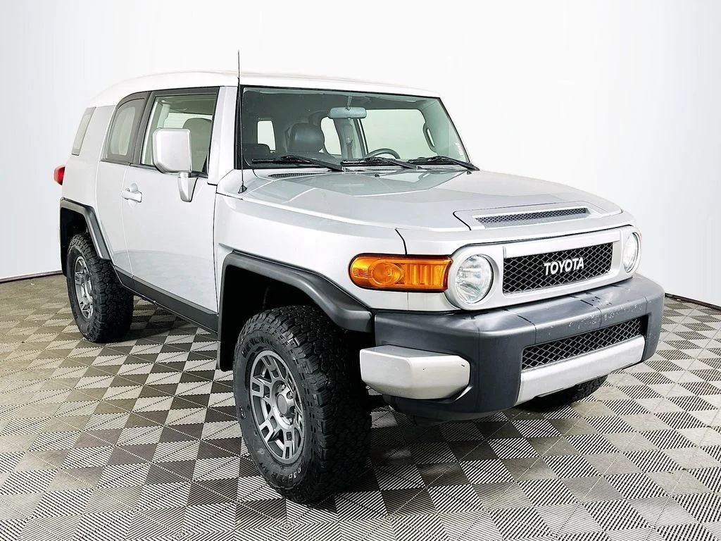 Used 2007 Titanium Metallic Toyota  image 3