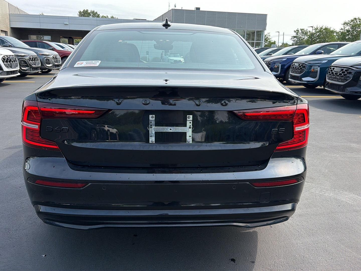 Used 2024 Onyx Black Metallic Volvo Plus Black Edition image 7