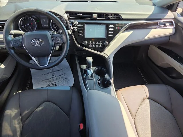 Used 2018 Silver Toyota LE image 9