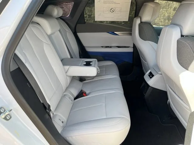 2027 Cadillac OPTIQ Luxury - Photo 16