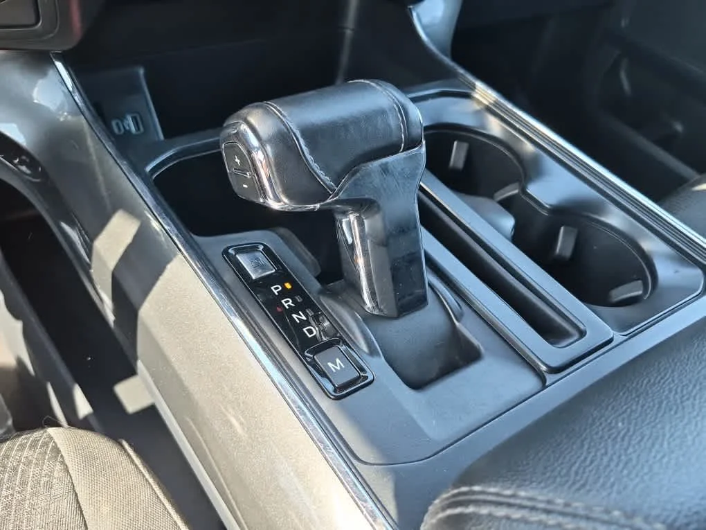 Certified Used 2023 Oxford White Ford XLT image 12