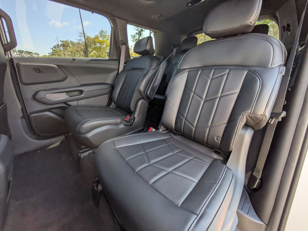 New 2027 Glacial White Pearl Kia X-PRO SX image 16