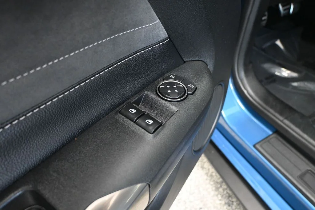 Used 2020 Blue Ford Shelby GT350 image 19