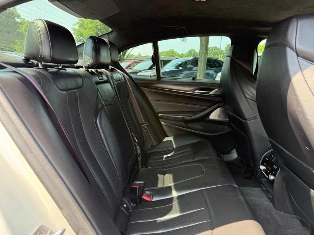 Used 2019 White BMW Competition image 36