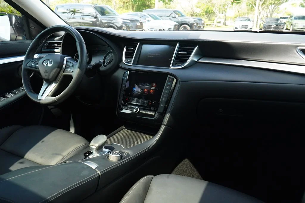 Used 2021 Black INFINITI LUXE image 20