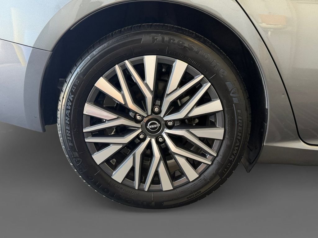 Used 2023 Gray Nissan 2.5 SV image 11