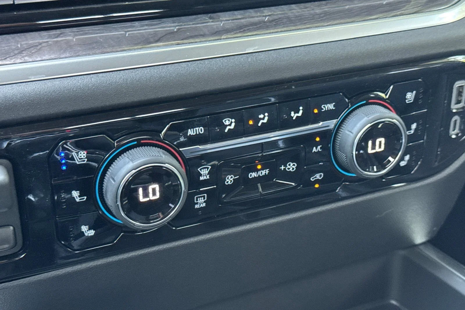 2026 Chevrolet Silverado 1500 LTZ - Photo 19